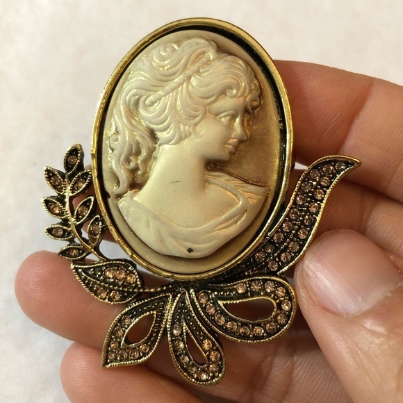 not available - Picture 4 of 5